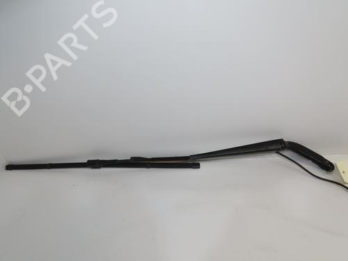 Used Front windshield wiper arm MERCEDES-BENZ SPRINTER 4-t Van (B907, B910) 414 CDI RWD (907.643, 907.645, 907.647) (143 hp) 31056266