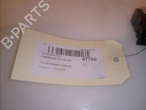 Used Headlight switch TOYOTA RAV 4 II (_A2_) 2.0 D 4WD (CLA20_, CLA21_, CLA20R, CLA21R) (116 hp) 15657338
