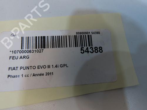 Farolim esquerdo Farolim esquerdo FIAT PUNTO (199_) 1.4 (199AXB1A, 199BXB1A, 199BXB11, 199AXB11) (78 hp) 33728184 33728184