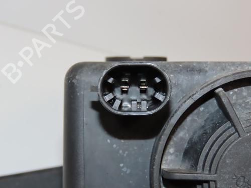 Used Left front fog light OPEL CORSA C (X01) 1.3 CDTI (F08, F68) (70 hp) 28832411
