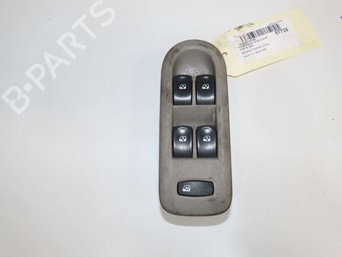 Used Left front window switch Left front window switch RENAULT CLIO III (BR0/1, CR0/1) 1.5 dCi (BR17, CR17) (86 hp) 33477589 33477589
