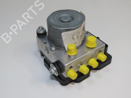 Used ABS pump ABS pump RENAULT KADJAR (HA_, HL_) 1.6 dCi 130 (HLA4) (130 hp) 33032131 33032131