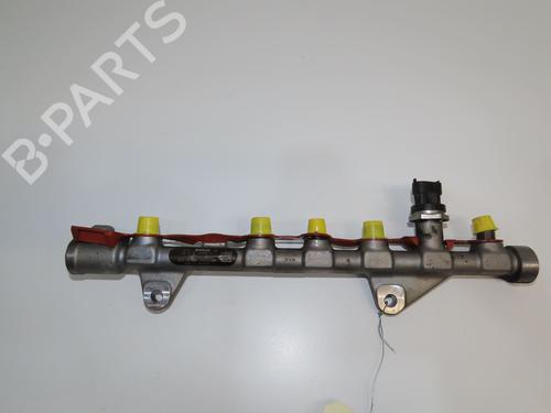 injection-rail-bmw-7-e38-1994-1995-1996-1997-1998-1999-2000-2001-30916873 main image