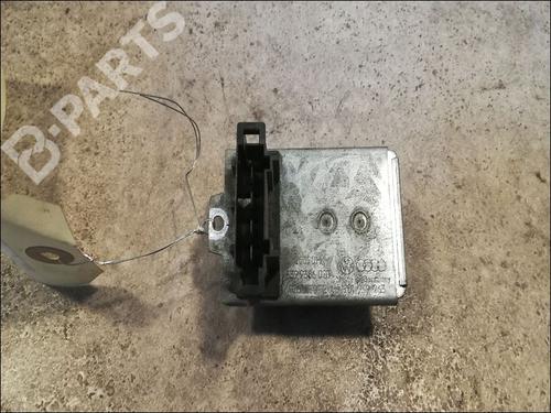 Used Heater resistor VW TRANSPORTER T4 Van (70A, 70H, 7DA, 7DH) 1.9 D (61 hp) 11677171
