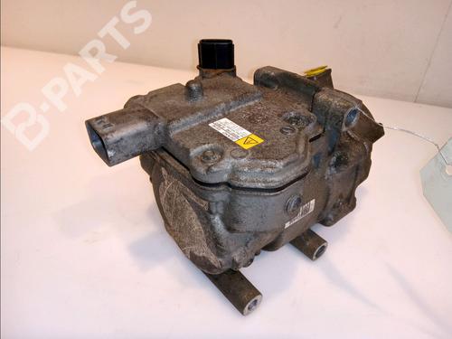 Used AC compressor TOYOTA YARIS (_P13_) 1.5 Hybrid (NHP130_, NHP130) (101 hp) 11099431