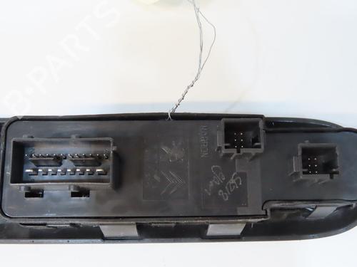 Left front window switch PEUGEOT 5008 (0U_, 0E_) 1.6 BlueHDi 120 | BP36495253I27 - Image 2