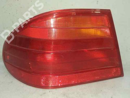 Piloto trasero derecho MERCEDES-BENZ E-CLASS (W210) [1995-2003]  831566