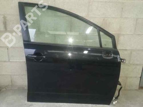Used Right front door TOYOTA COROLLA Verso (ZER_, ZZE12_, R1_) 2.2 D-4D (AUR10_, AUR10R) (136 hp) 714083