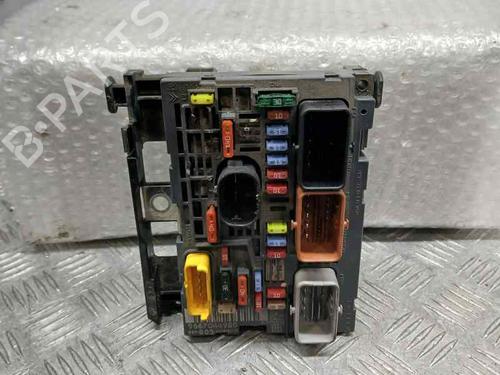 Used Fuse box PEUGEOT 3008 I MPV (0U_) [2009-2017]  21128887