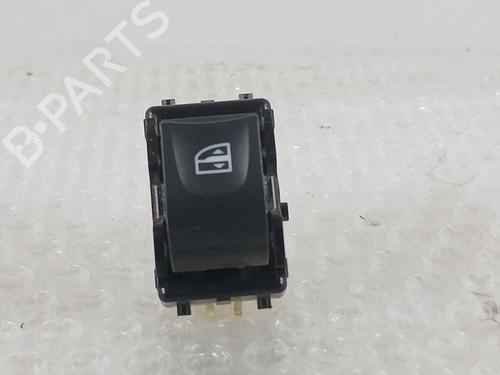 Højre bagtil elrude kontakt Højre bagtil elrude kontakt DACIA DUSTER (HS_) 1.2 TCe 125 (125 hp) 36132683 36132683