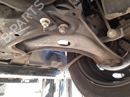 Draagarm links voor CITROËN C3 III (SX) 1.5 BlueHDi 100 (SXYHYP, SXYHTU) (102 hp) 30507337