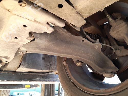 Used Left front suspension arm RENAULT MEGANE II (BM0/1_, CM0/1_) 1.5 dCi (BM0F, BM0T, BM2B, CM0F, CM0T) (82 hp) 27324389