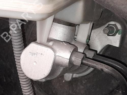 brake-master-cylinder-peugeot-208-i-ca_-cc_-2012-2013-2014-2015-2016-2017-2018-2019-2020-2021-37217317 main image