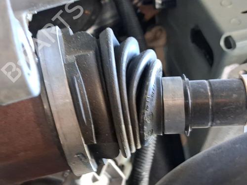 Used Left front driveshaft Left front driveshaft PEUGEOT 3008 II SUV (MC_, MR_, MJ_, M4_) 1.2 THP/ PureTech 130 (MRHNSM, MRHNSU, MRHNSJ, MRHNYW,... (131 hp) 39480256 39480256