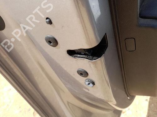 Used Front left lock OPEL CORSA F (P2JO) 1.2 (68) (101 hp) 29309888