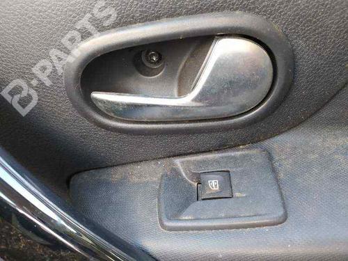Used Right front window switch Right front window switch DACIA SANDERO II TCe 90 (B8M1, B8MA, B8AC) (90 hp) 8208204 8208204