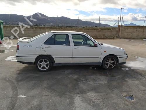 Right front indicator SEAT TOLEDO I (1L2) 1.9 TDI | BP32325683C33