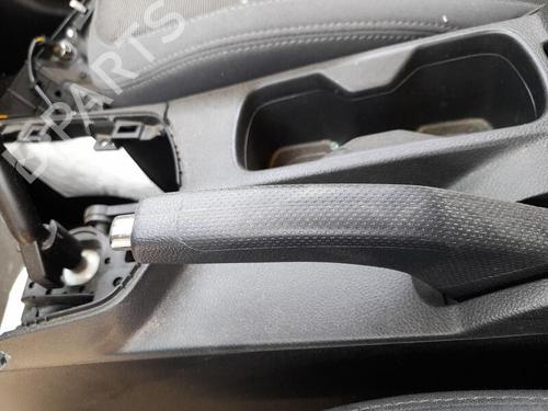 hand-brake-ssangyong-tivoli-2015-27472445 main image