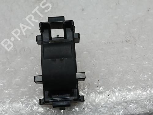 right-rear-window-switch-toyota-yaris-_p13_-2010-2011-2012-2013-2014-2015-2016-2017-2018-2019-2020-32261900 main image