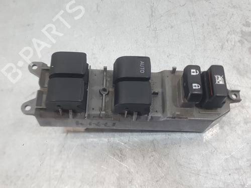 Comutador vidro frente esquerdo Comutador vidro frente esquerdo TOYOTA AURIS (_E18_) 1.4 D-4D (NDE180_, NDE180R) (90 hp) 36498564 36498564