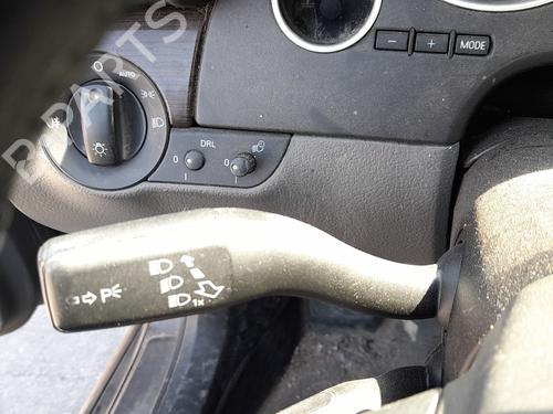 Commodo Essuie Glace / Phare Commodo Essuie Glace / Phare SEAT EXEO (3R2) 2.0 TDI (170 hp) 36498530 36498530