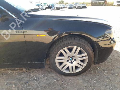 Używane Błotnik przedni prawy BMW 7 (E65, E66, E67) 730 d (218 hp) 29730403