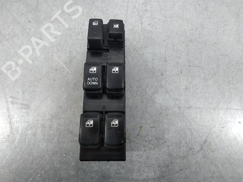 Used Left front window switch KIA SPORTAGE II (JE_, KM_) 2.0 i 16V (141 hp) 26722281