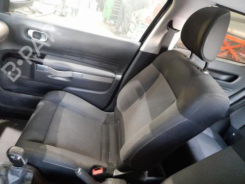 right-front-seat-citroen-c4-cactus-2014-37468177 main image
