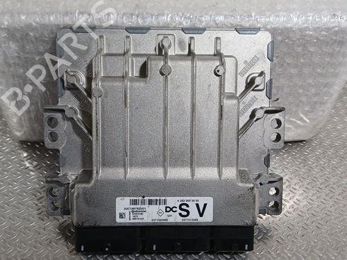 engine-control-unit-ecu-renault-megane-iv-hatchback-b9amn_-2015-40194953 main image