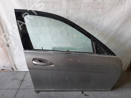 Used Right front door Right front door 10659868 10659868
