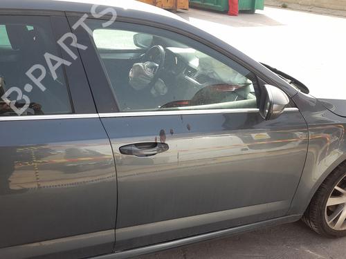 Used Right front door Right front door SKODA OCTAVIA III (5E3, NL3, NR3) 1.5 TSI (150 hp) 33886579 33886579
