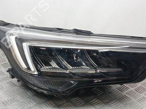 Used Right headlight OPEL CROSSLAND X / CROSSLAND (P17, P2QO) 1.2 (75) (110 hp) 31810792
