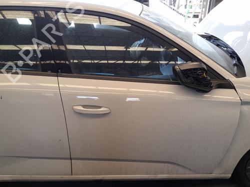 Used Right front door Right front door 37218349 37218349