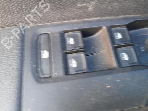 Used Left front window switch SEAT ARONA (KJ7, KJP) 1.0 TSI (95 hp) 28193282