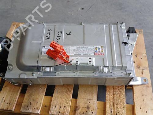 Used Battery TOYOTA YARIS (_P13_) 1.5 Hybrid (NHP130_, NHP130) (101 hp) 30001880