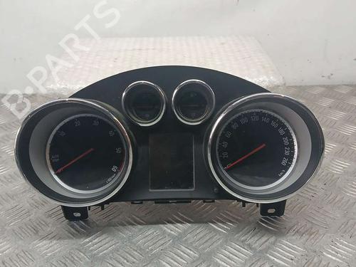 Used Instrument cluster OPEL ZAFIRA TOURER C (P12) 1.6 CDTI (75) (136 hp) 19573693