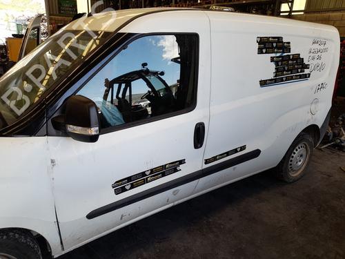 Dør venstre foran Dør venstre foran FIAT DOBLO Cargo (263_) 1.3 D Multijet (90 hp) 36754663 36754663