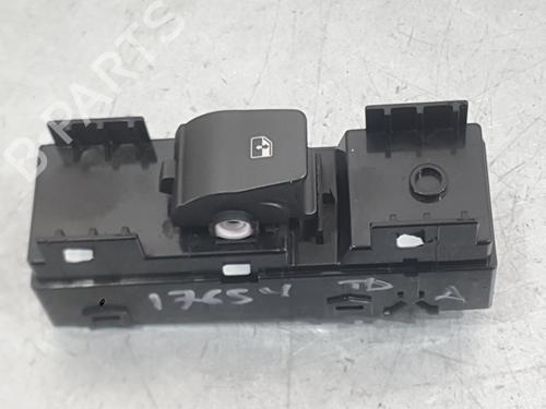 Mando elevalunas trasera derecho Mando elevalunas trasera derecho HYUNDAI i30 (PDE, PD, PDEN) 1.0 T-GDI (120 hp) 36302792 36302792