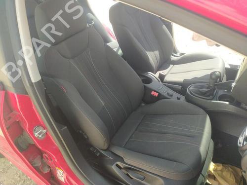 Used Right front seat SEAT LEON (1P1) 1.2 TSI (105 hp) 24842176