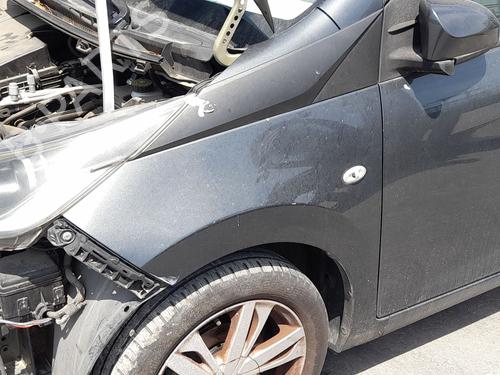 left-front-fenders-toyota-aygo-_b4_-2014-36498373 main image