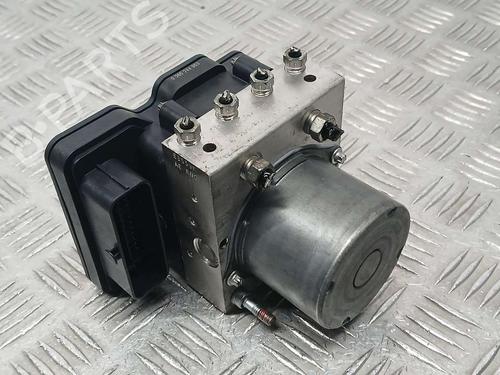 Used ABS pump TOYOTA AURIS (_E18_) [2012-2018]  13615367