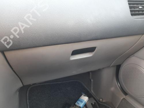 Handskerum NISSAN PRIMERA Hatchback (P11) 1.6 16V (106 hp) 31623722