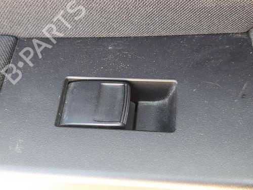 Venstre bagtil elrude kontakt Venstre bagtil elrude kontakt TOYOTA AURIS (_E18_) 1.4 D-4D (NDE180_, NDE180R) (90 hp) 33831644 33831644