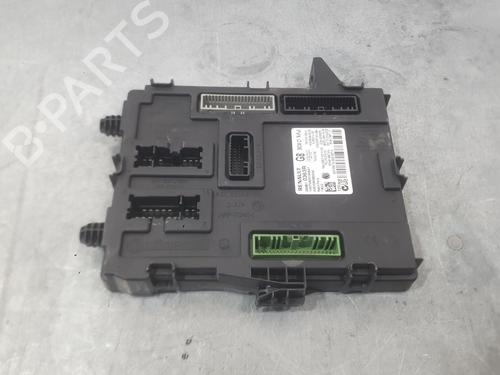 fuse-box-renault-megane-iv-hatchback-b9amn_-2015-39955051 main image
