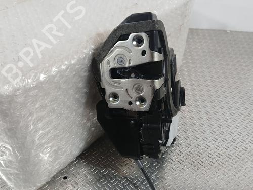 rear-left-lock-toyota-c-hr-_x1_-2016-33427578 main image