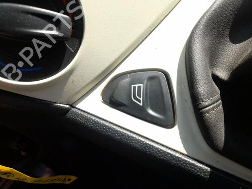 Pulsantiera anteriore sinistra FORD KA (RU8) 1.2 (69 hp) 30883224