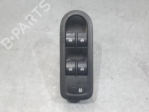 Used Left front window switch Left front window switch RENAULT MEGANE II (BM0/1_, CM0/1_) 1.6 16V (BM0C, CM0C) (113 hp) 34377884 34377884