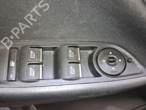 Used Left front window switch Left front window switch FORD FOCUS IV (HN) 1.0 EcoBoost (125 hp) 40227738 40227738
