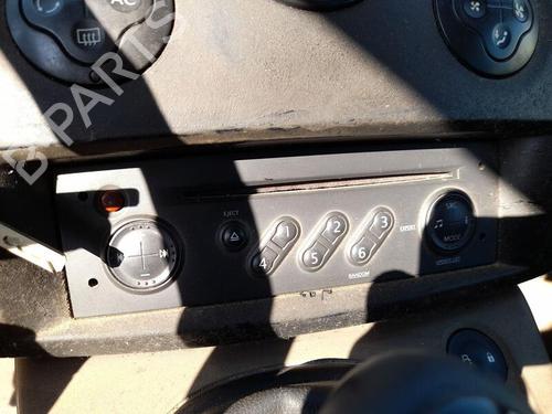 Used Radio RENAULT SCÉNIC II (JM0/1_) 1.4 (JM0B, JM0H, JM1A) (98 hp) 29725424