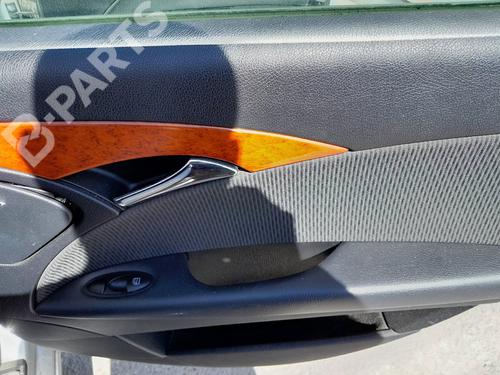 Used Rear right window mechanism Rear right window mechanism MERCEDES-BENZ E-CLASS (W211) E 220 CDI (211.008) (170 hp) 10048067 10048067